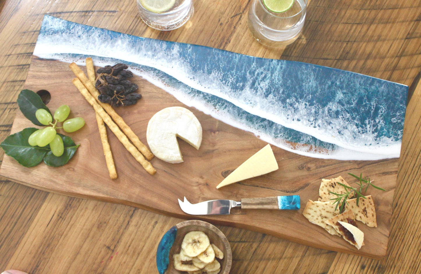 Ocean Resin Charcuterie Board, Personalised Cheese Board, Unique Gift for Couple, Wedding, Housewarming, Coastal Anniversary Decor Gift